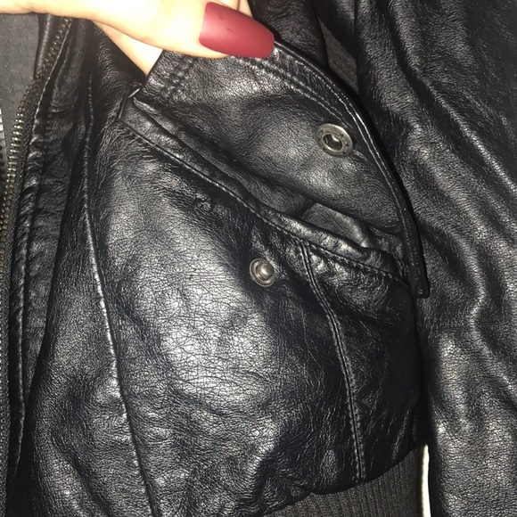 Black leather jacket - Picture 4 of 4